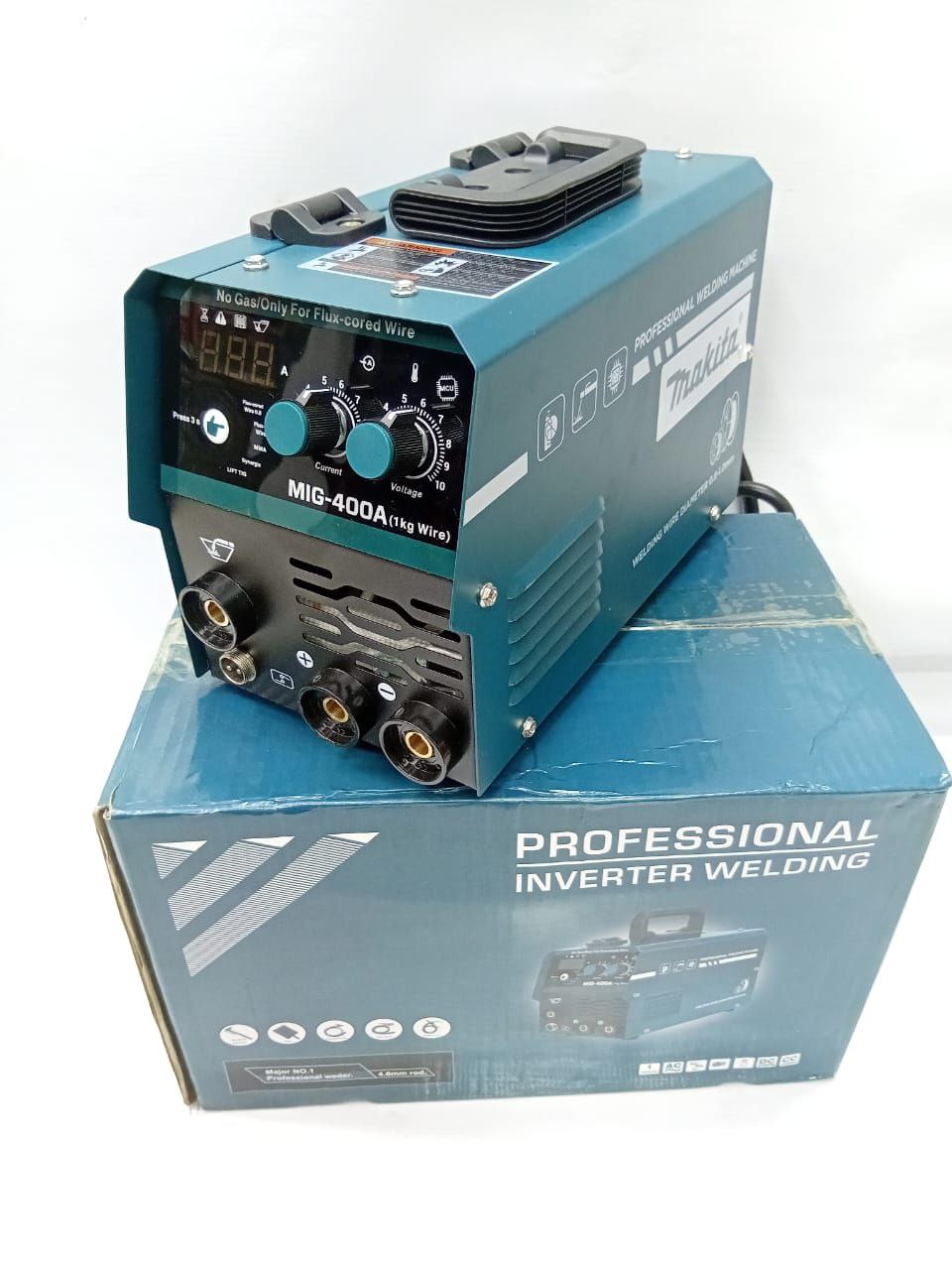 8bd3e367-bcab-4e00-927f-a4a373f2b719.jpg Makita Mig-400 Inverter welding machine - Image 1