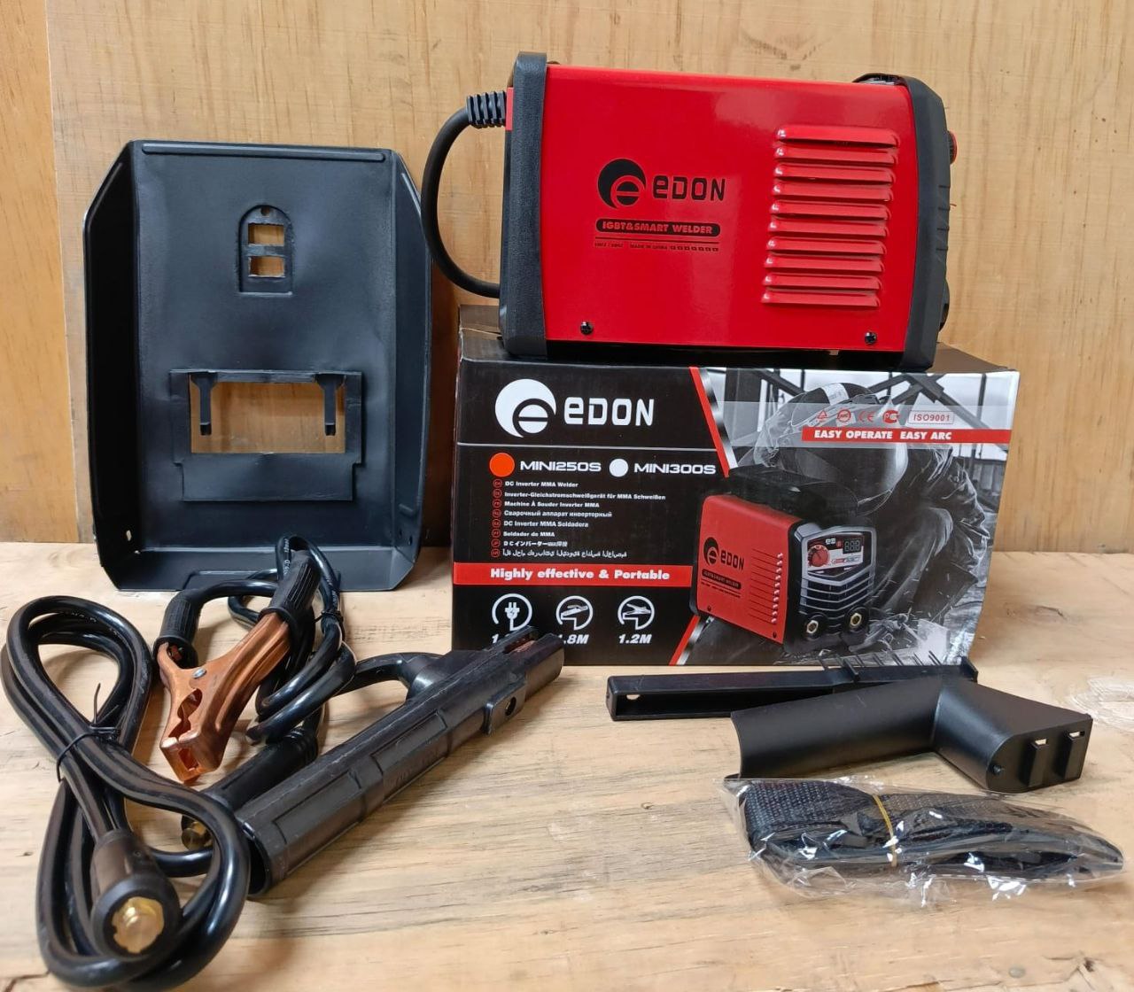 e3d2d954-1268-4206-9efc-0cf413de9029.jpg Edon inverter welding machine (mini 250s) - Image 1