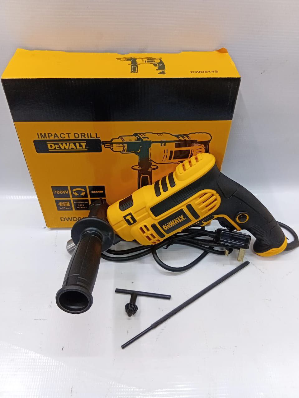 fa0e2521-0311-4ac5-80d3-d49ed1f02a25.jpg Dewalt electric impact drill - Image 1